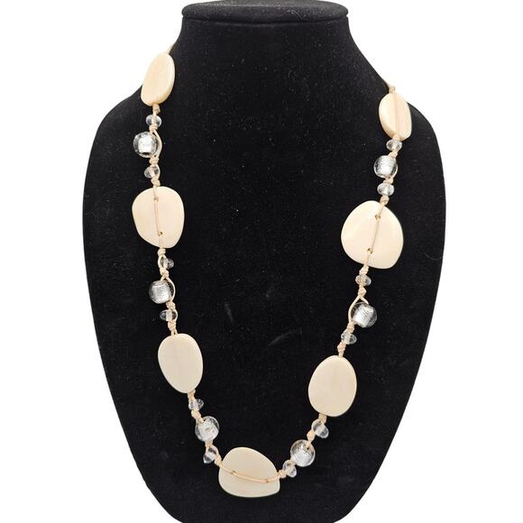Vintage Single Strand Nautical Knotted Rope Beaded Necklace Cream Stone Glass - Picture 1 of 3